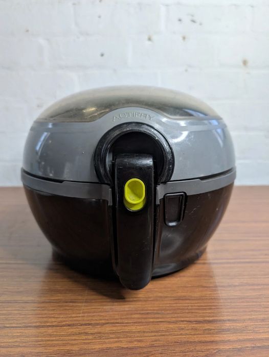 Продам мультипіч Tefal ActiFry Original у хорошому стані.