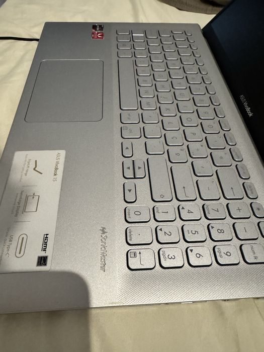 ASUS VivoBook Ryzen 5 | 6 GB RAM | Windows 11 | Excelente estado