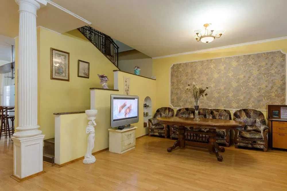 Хостел для Групп / Сотрудников / Студентов / Академгородок Житомирская