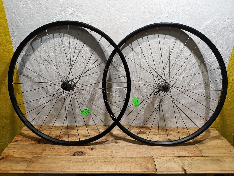 Komplet kół 28 " Shimano FH-M4050 / Kaseta 8-10 Centerlock