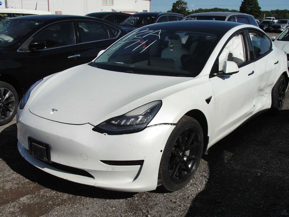 Продам 2021 Tesla 3 Dual Motor