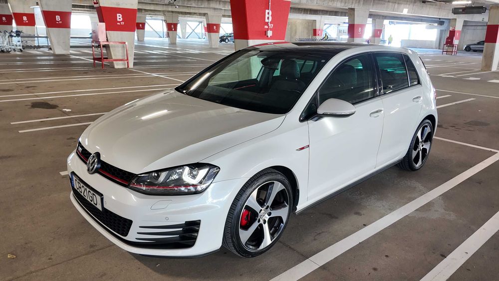 VW Golf VII GTI TSI BMT*DSG*Tecto de abrir*Pele*Bola de reboque*