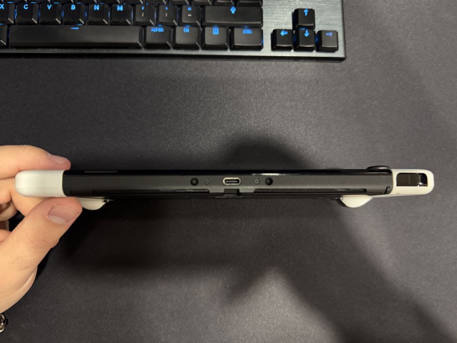 Nintendo Switch Oled com 3 jogos