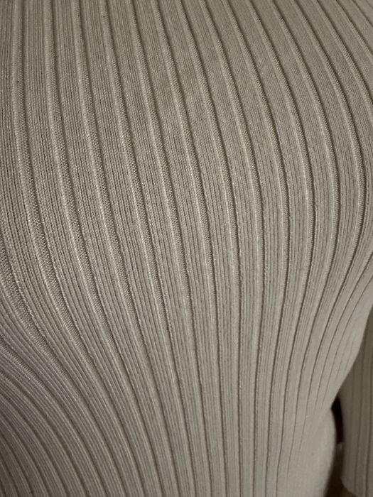 Sukienka sweterkowa Zara