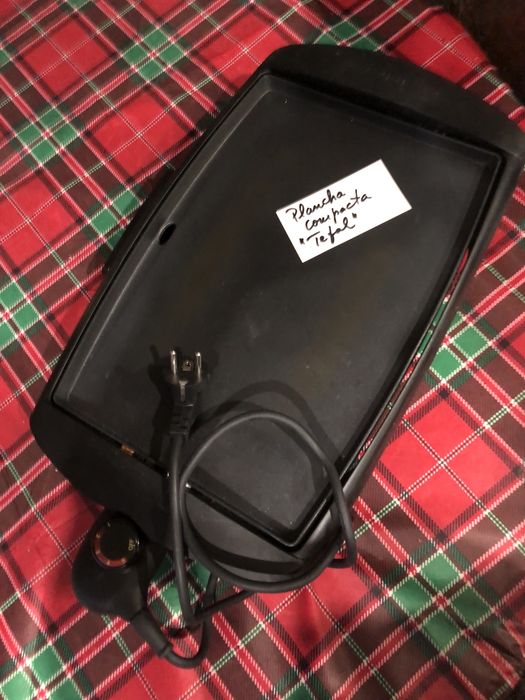 Plancha compacta de marca Tefal