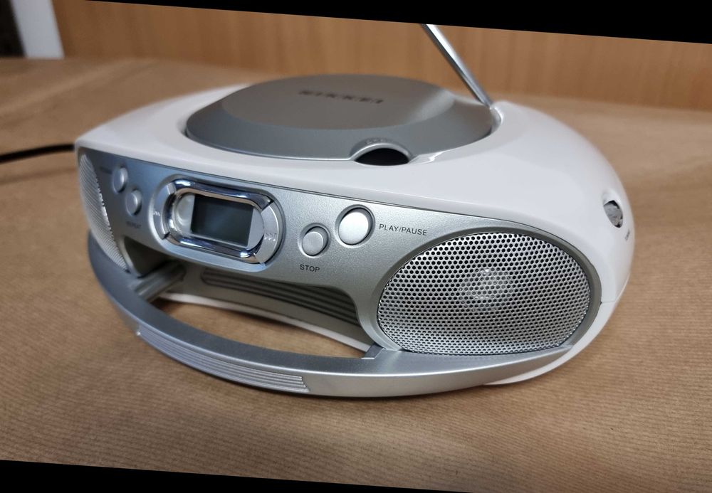 Przenośny radioodbiornik z odtwarzaczem CD NIKKEI NCD400WT