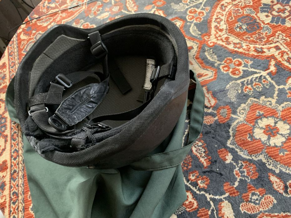 Шолом чорний , кільвар, надійний