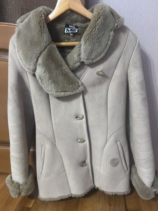 Продам дублянку оливкового кольору