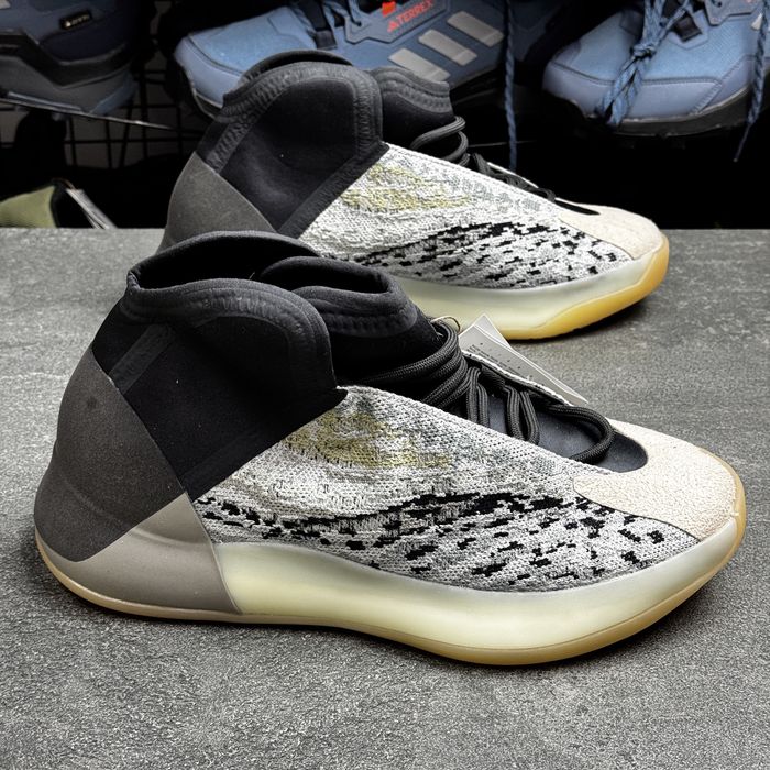 40р.ОРИГІНАЛ 100% Кросівки Adidas Yeezy QNTM GY7926 /40р.