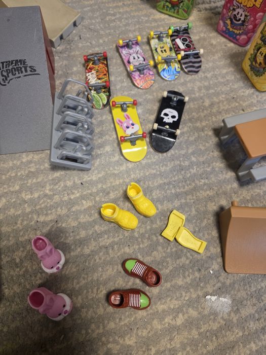 Finger board deskorolka skate park bus