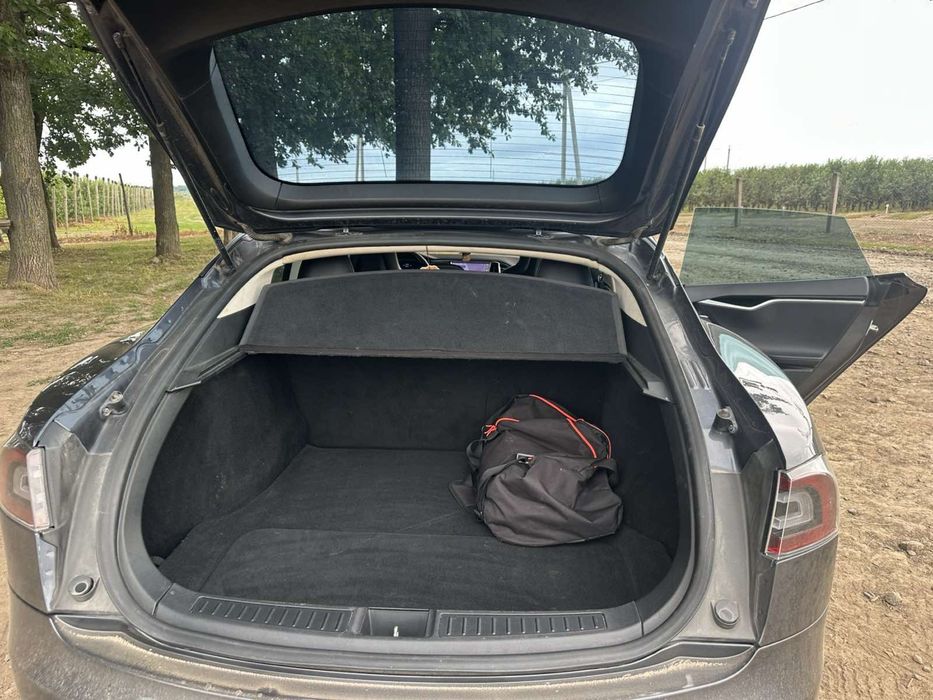 Продаж Tesla MS 75D 2015 рік
