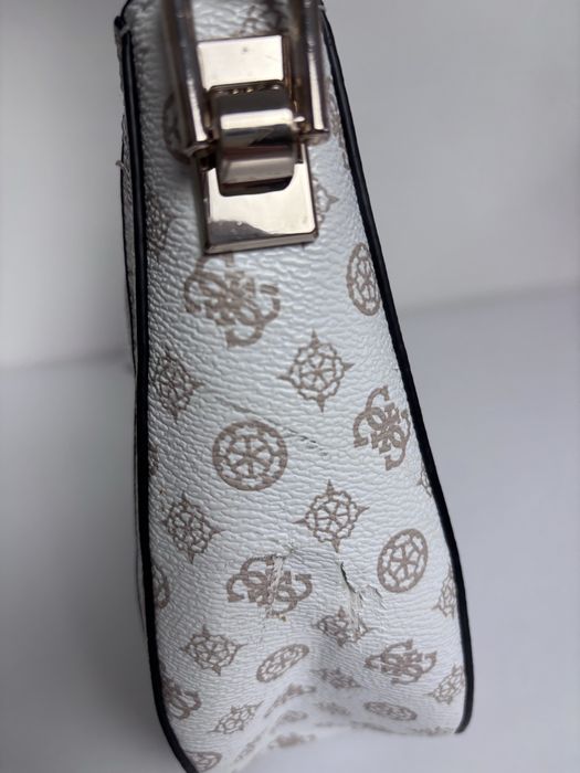 Сумка жіноча Guess HWPG85-58010-WLO