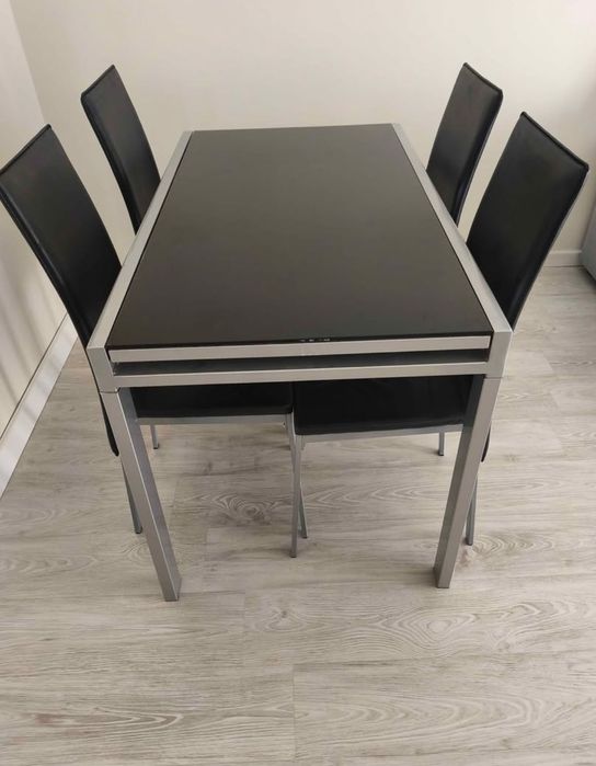 Mesa de jantar semi nova