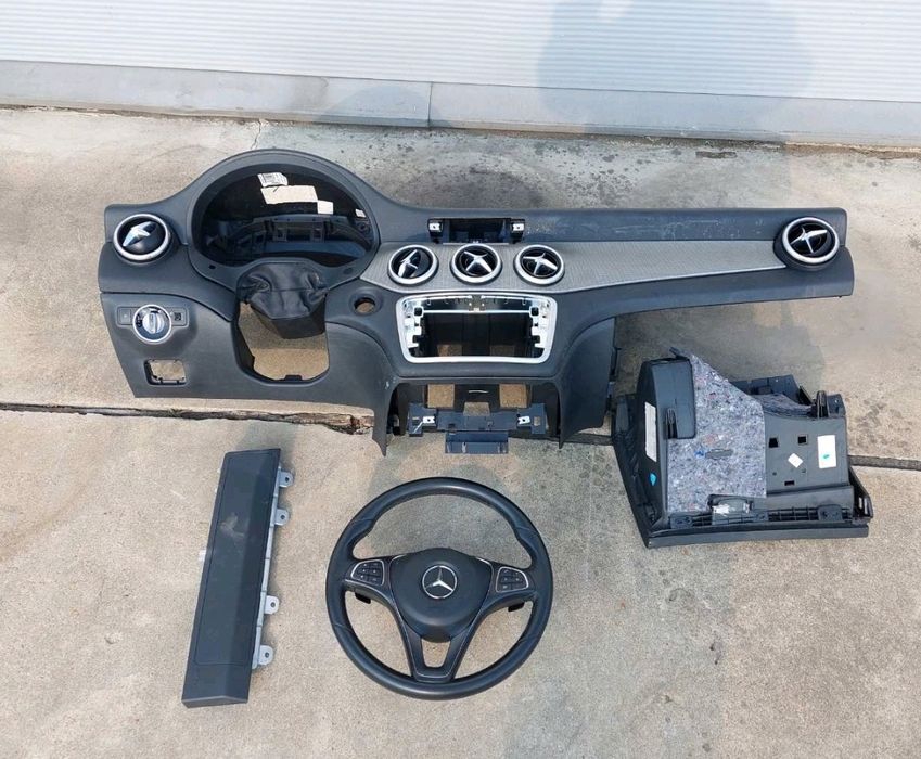 Торпедо, салонна панель, подушки безпеки Mercedes cla 117 , gla w117