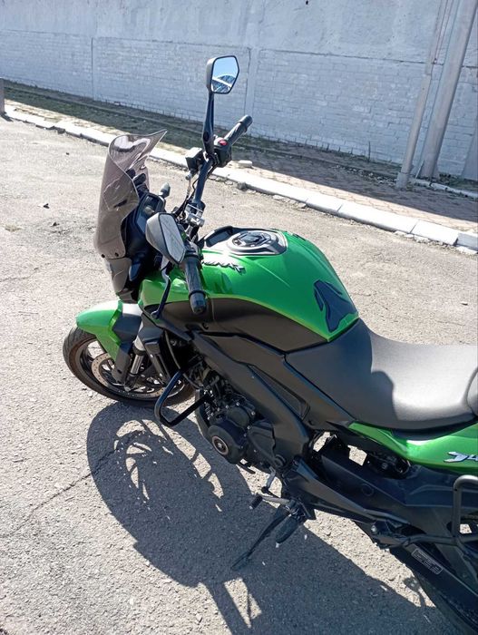 мотоцикл Bajaj Dominar D400 2020