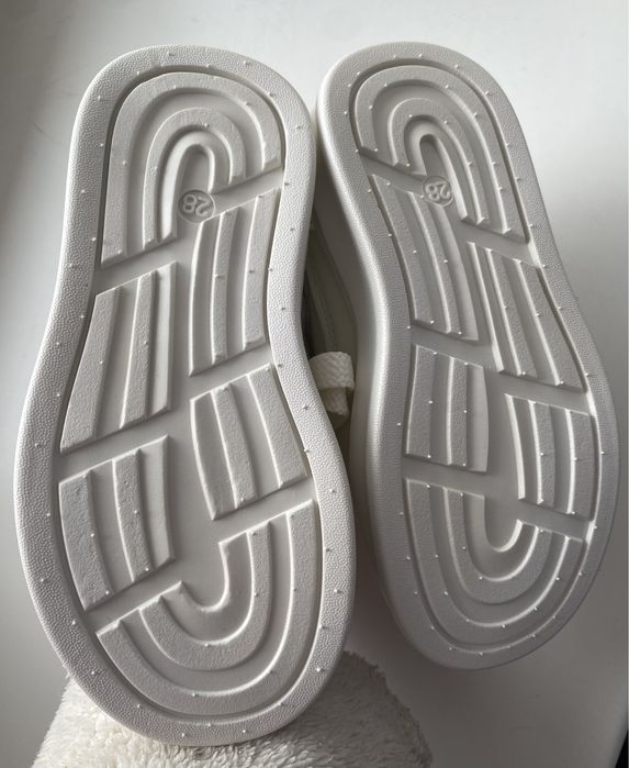 Білі кросівки, хайтопи