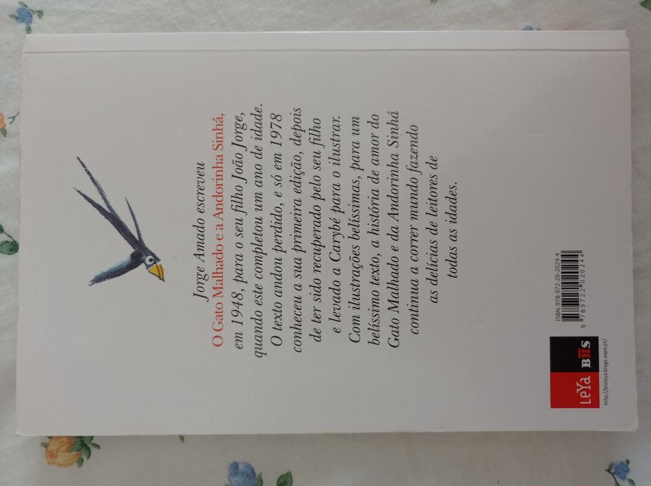 O gato malhado e a andorinha