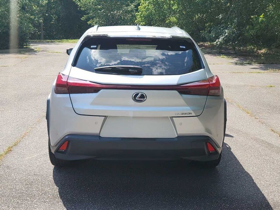 Lexus UX 250h      2020