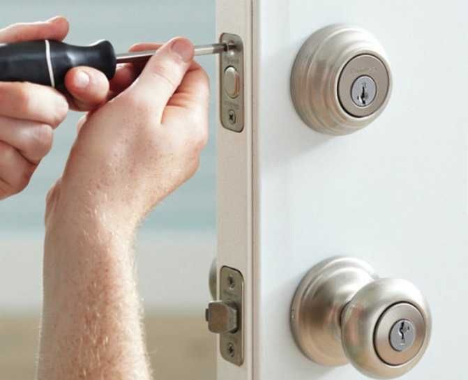 Плотник установка дверей - окон