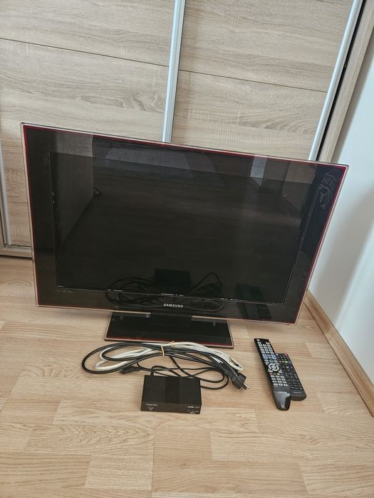 Telewizor 32 Samsung LE32A756R1F z dekoderem i uchwytem stan b. dobry