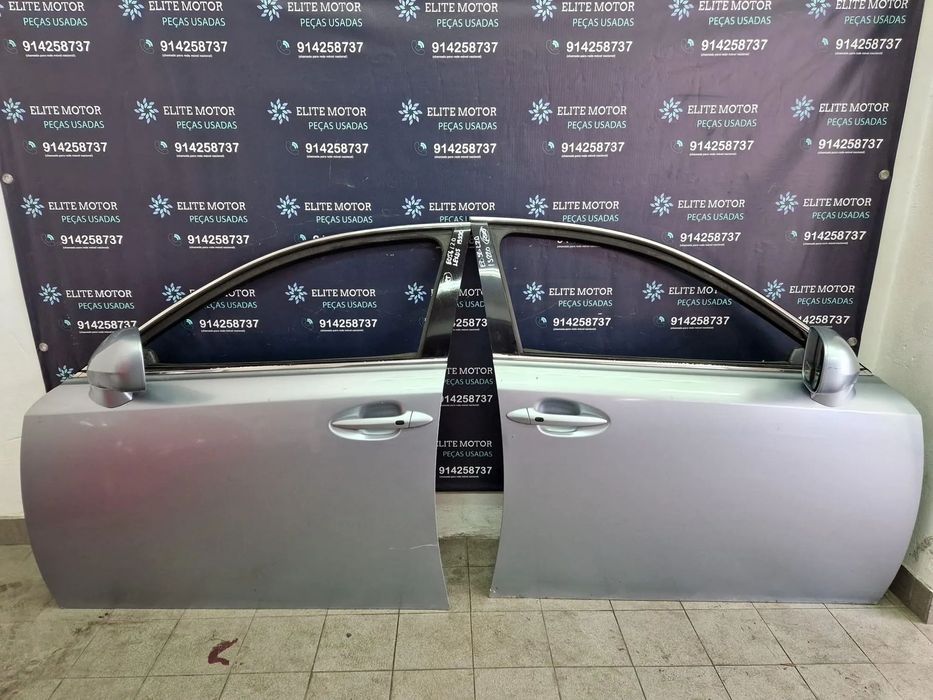 Porta usada LEXUS IS220D frente traseira esquerda direita retrovisor