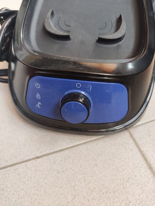 Ferro de engomar com caldeira de 2400 w