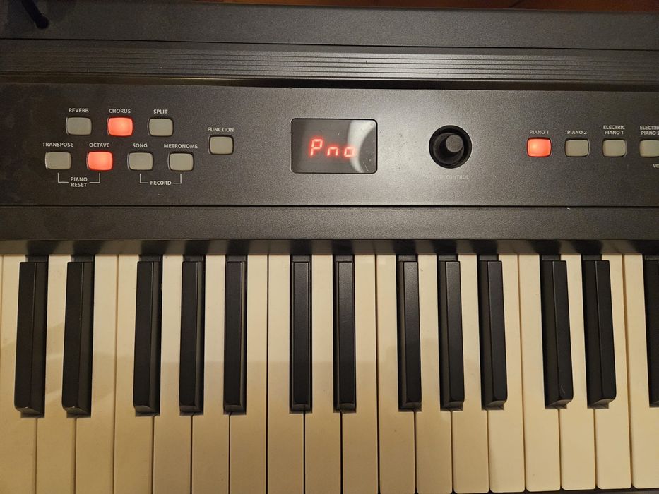 piano thomann DP 25 em otimo estado