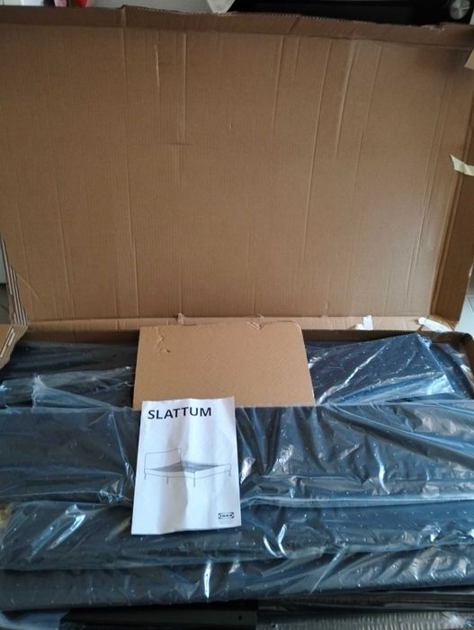 Cama com arrumação ikea