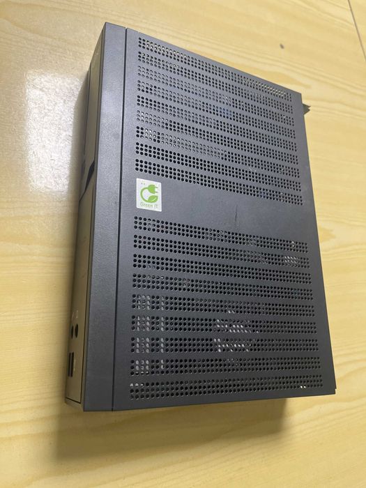 Fujitsu Futro S900 – Mini PC / NAS, 8GB RAM i SSD, 2x1 TB HDD