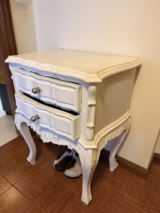 Mesinha de cabeceira