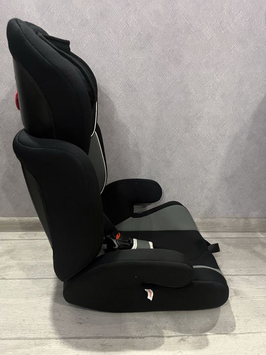 Дитяче автокрісло.Детское автокресло.Есть наклон для сна. Німеччина