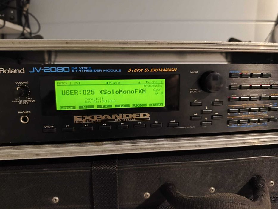 Roland JV 2080 6 kart SR-JV  klawiatura M-Audio Oxygen pro 61 - cena ostateczna