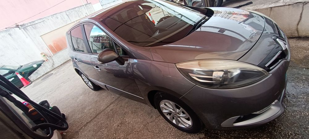 Renault Scenic 3 de 2014 por 7.500 euros