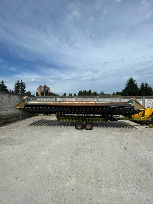 Зернозбиральний комбайн Class Tucano 440