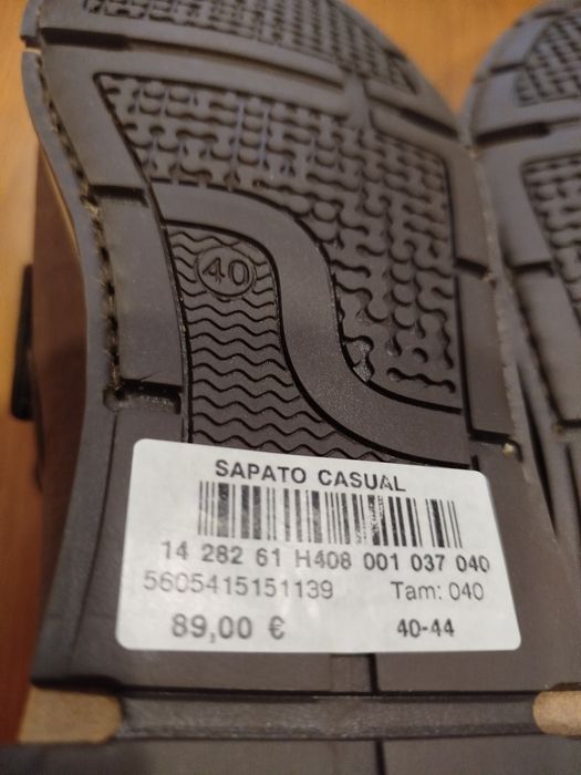 Vendo mocassins homem castanhos em pele n.40