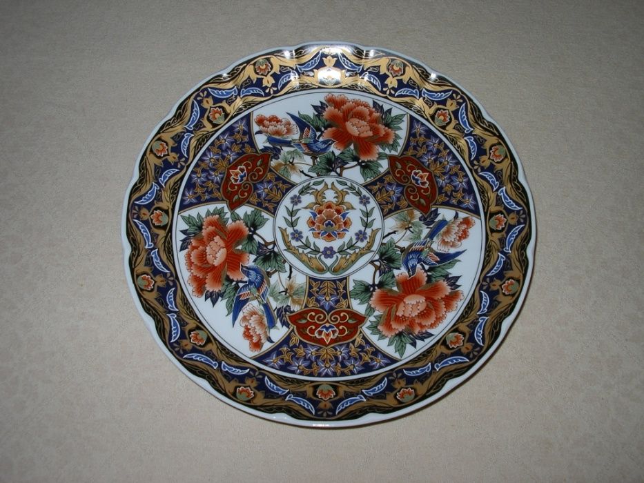 Japanese and Chinese Porcelain Plate "Thousand Flowers"