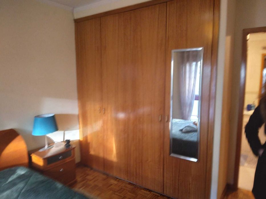 Aluga-se  T2+1.    St Ovídio