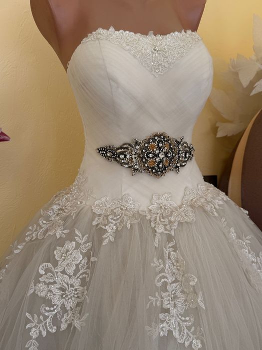 Весільна сукня виставковий зразок