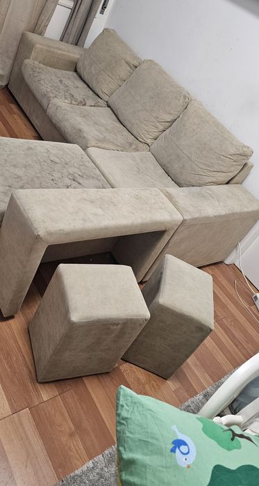 Sofá com chaise longue