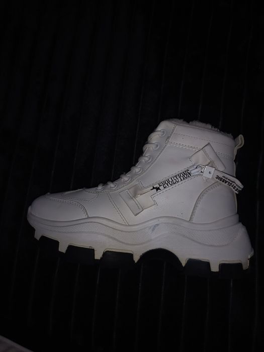 Жіночі ботінки білі