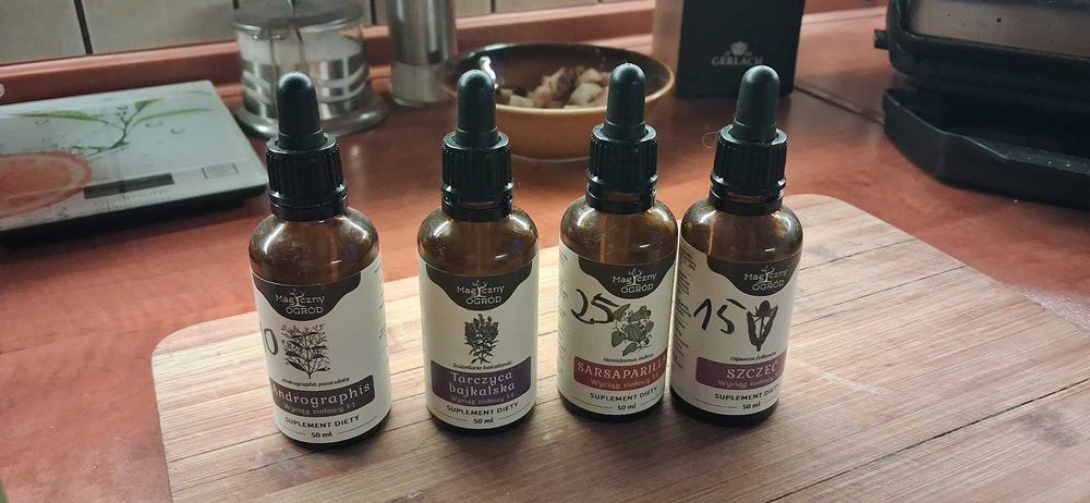 Nalewki ziołowe magiczny ogród – Andrographis, Tarczyca bajkalska, Sarsaparilla, Szeć
