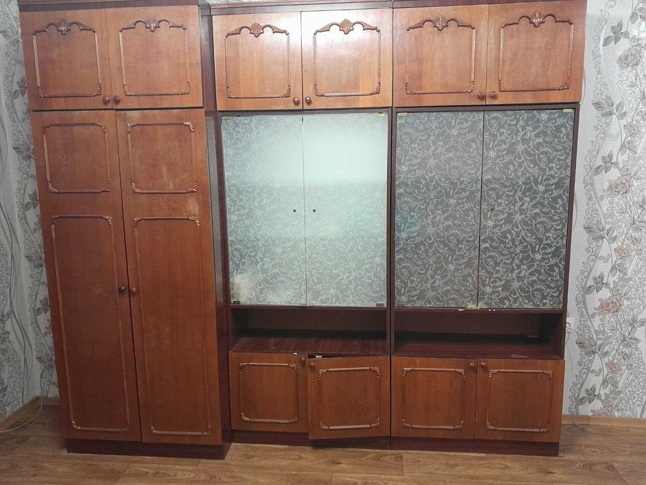 Продаємо шафу б/в