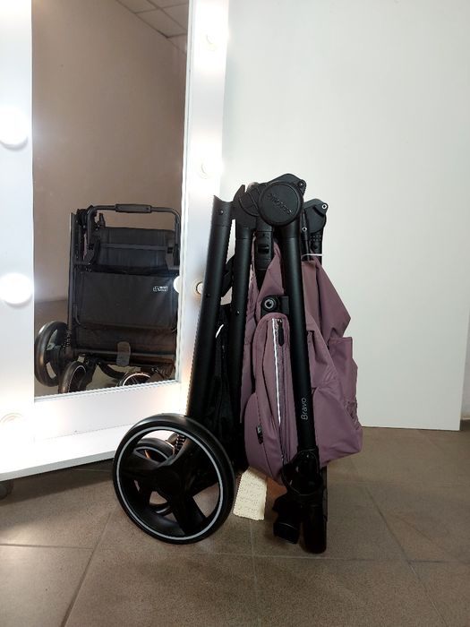 Прогулянка Carrello Bravo 2025 року з чохлом в колір коляски