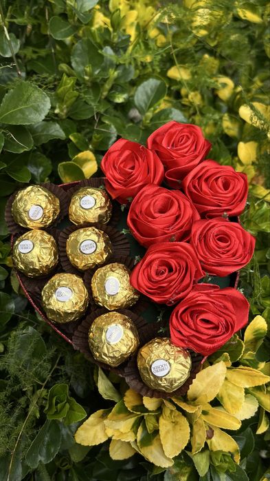 Arranjo rosas de cetim