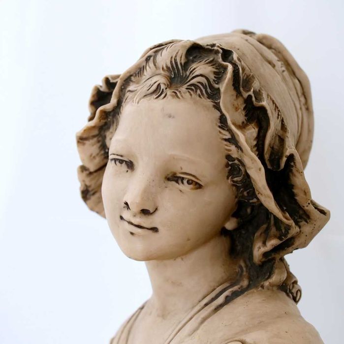 Busto "Jovem Camponesa Francesa" assinado Grinam Niam Paris