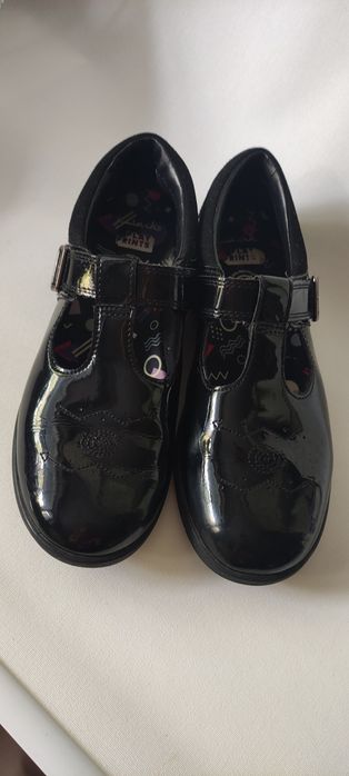 Туфлі для дівчинки Clarks розмір 35.5
