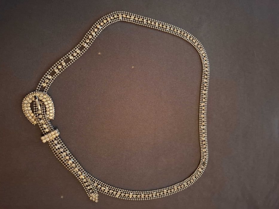 Cinto de strass prateado