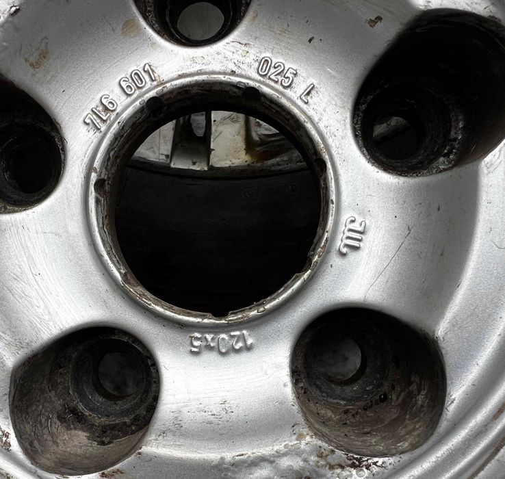 диск таурег Touareg R-18, розболтовка 5x120 (б/в)