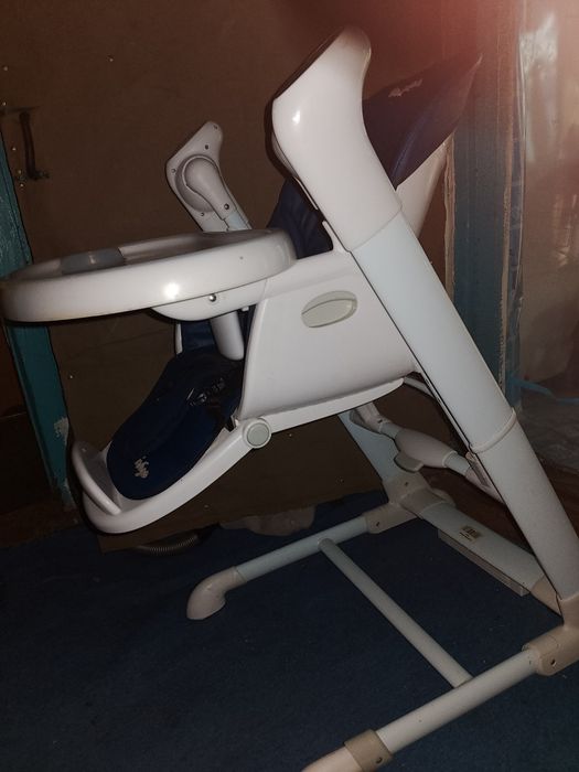 Стільчик для годування та електрогойдалка 2 в 1 Caretero Indigo