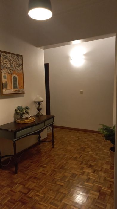 Quartos individuais, apart renovado e mobilado em Massamá.
